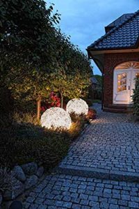 idyllische Gartenlampen